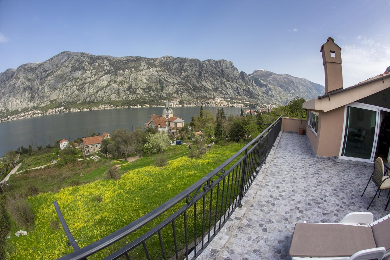 Lux Apartments Fabris Kotor Bagian luar foto