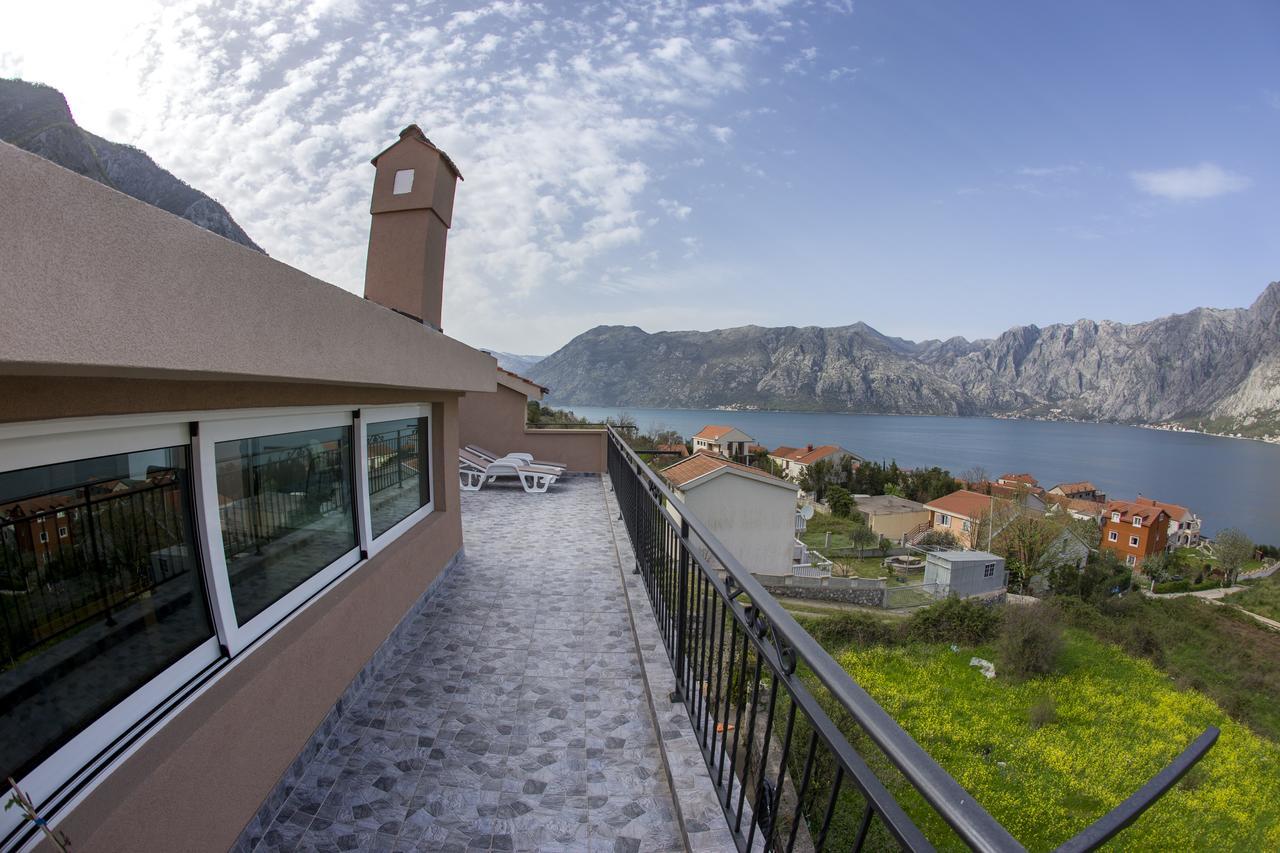 Lux Apartments Fabris Kotor Bagian luar foto