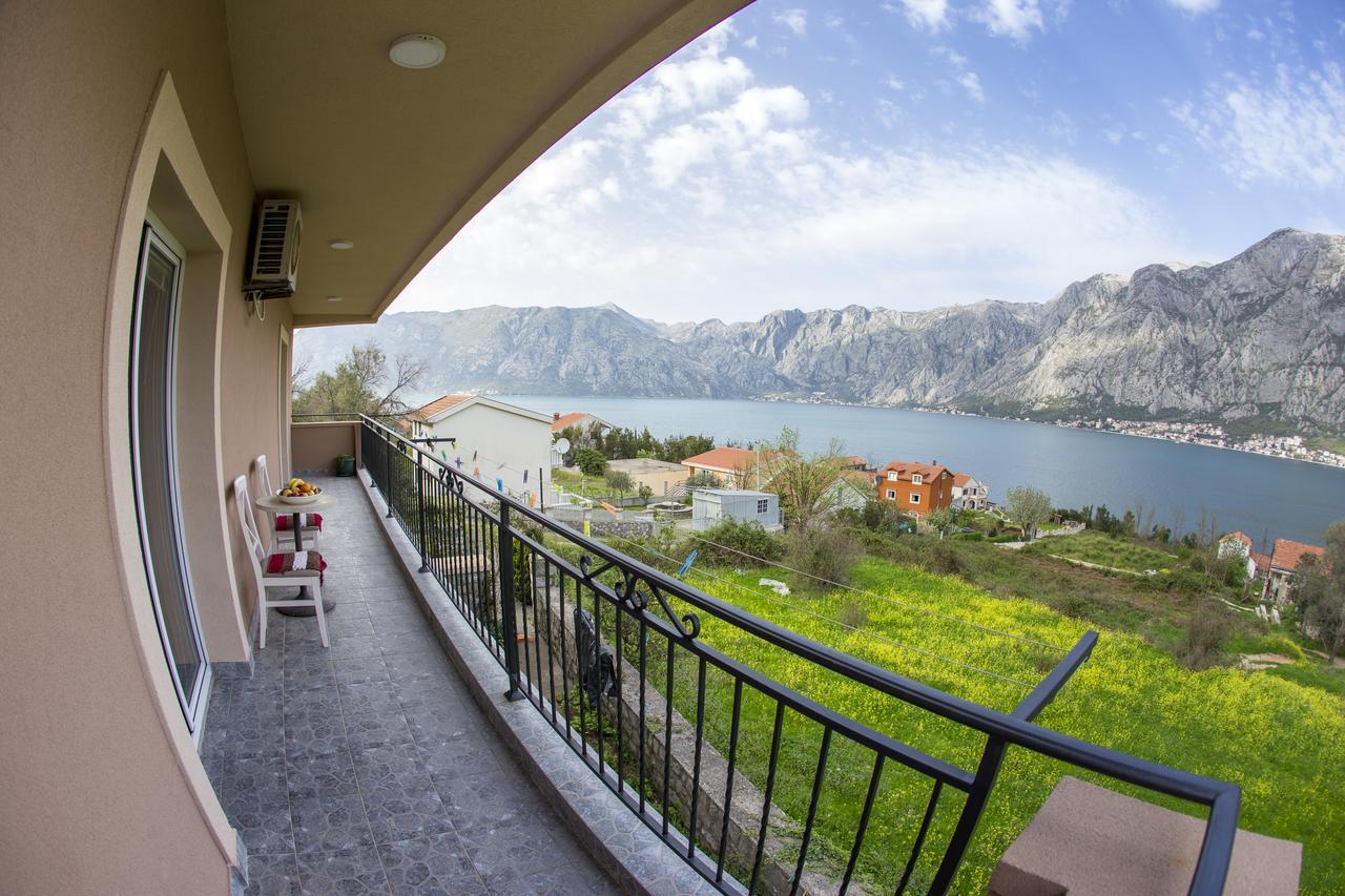 Lux Apartments Fabris Kotor Bagian luar foto