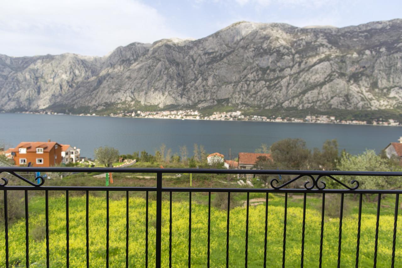 Lux Apartments Fabris Kotor Bagian luar foto