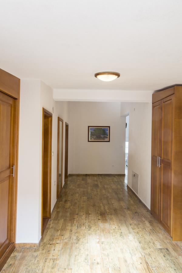 Lux Apartments Fabris Kotor Bagian luar foto