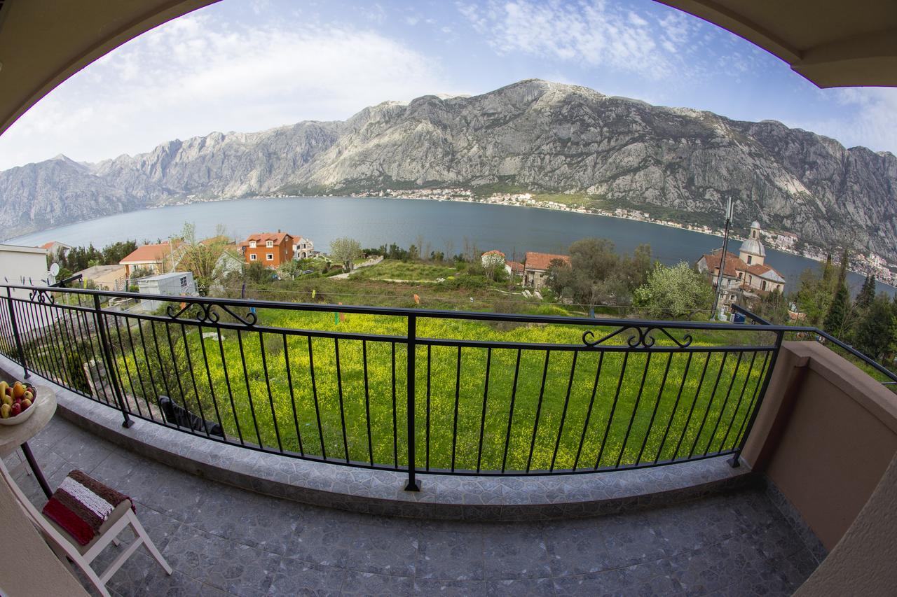 Lux Apartments Fabris Kotor Bagian luar foto